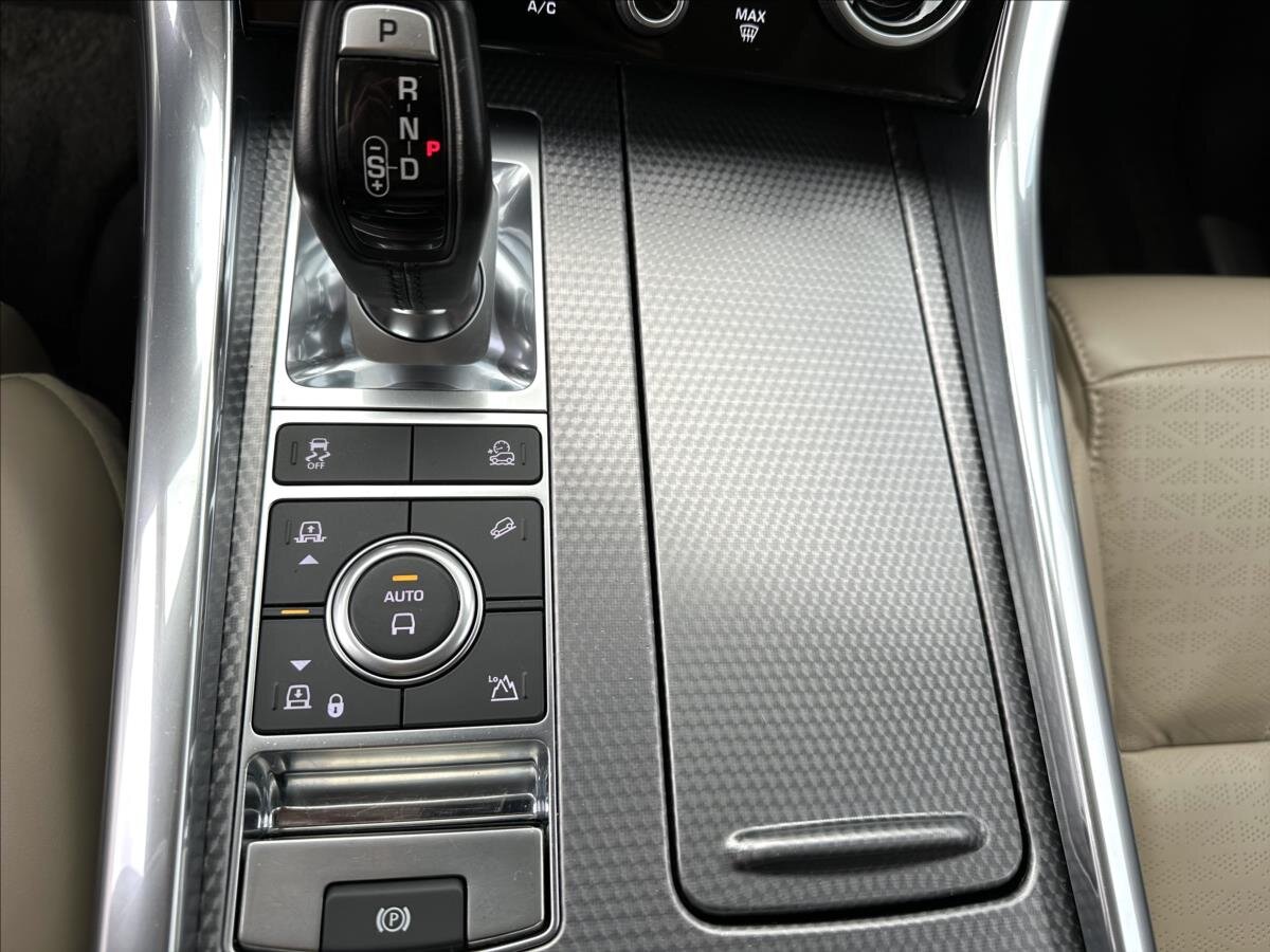 Land Rover Range Rover SUV 4,4 l 250 kw