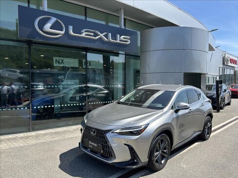 Lexus NX 450h+ SUV / Terénní 2,5 l 227 kw