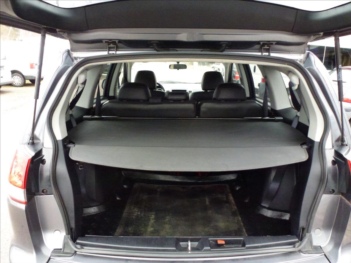 Citroën C-Crosser SUV 2,2 l 115 kw