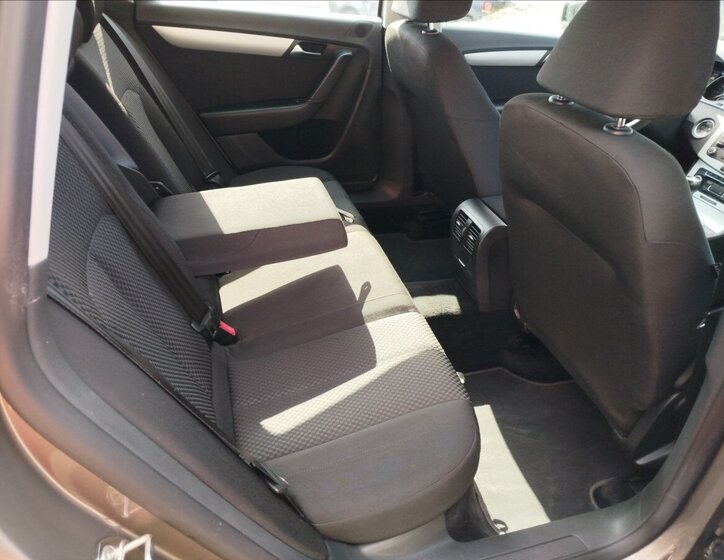 Volkswagen Passat Kombi 2,0 l 103 kw