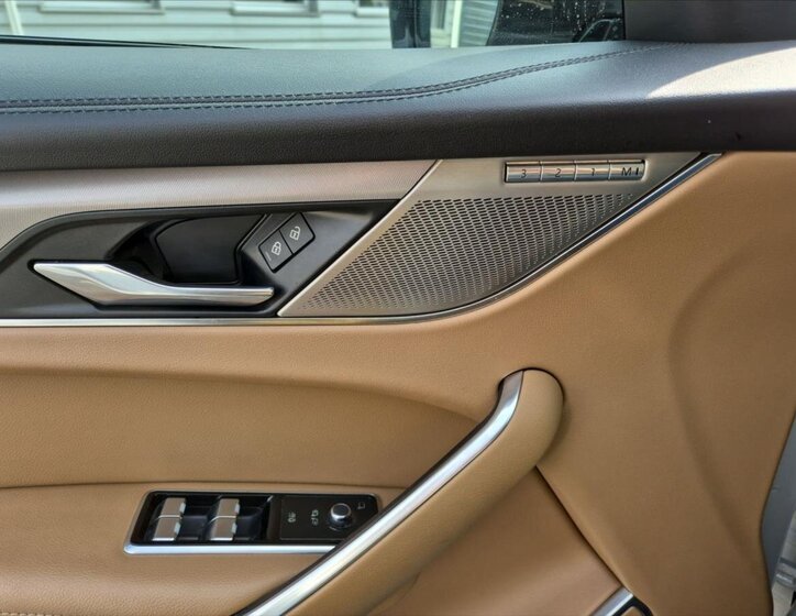 Jaguar F-Pace SUV / Terénní 2,0 l 150 kw