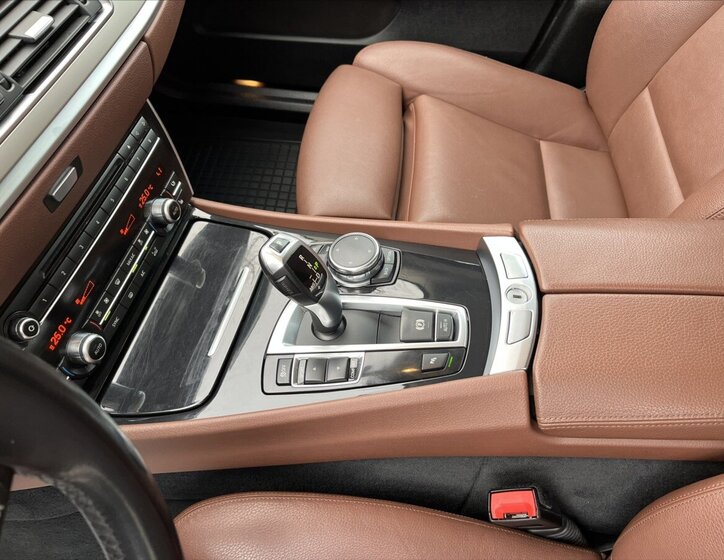 BMW Řada 5 Sedan / Limuzína 3,0 l 190 kw