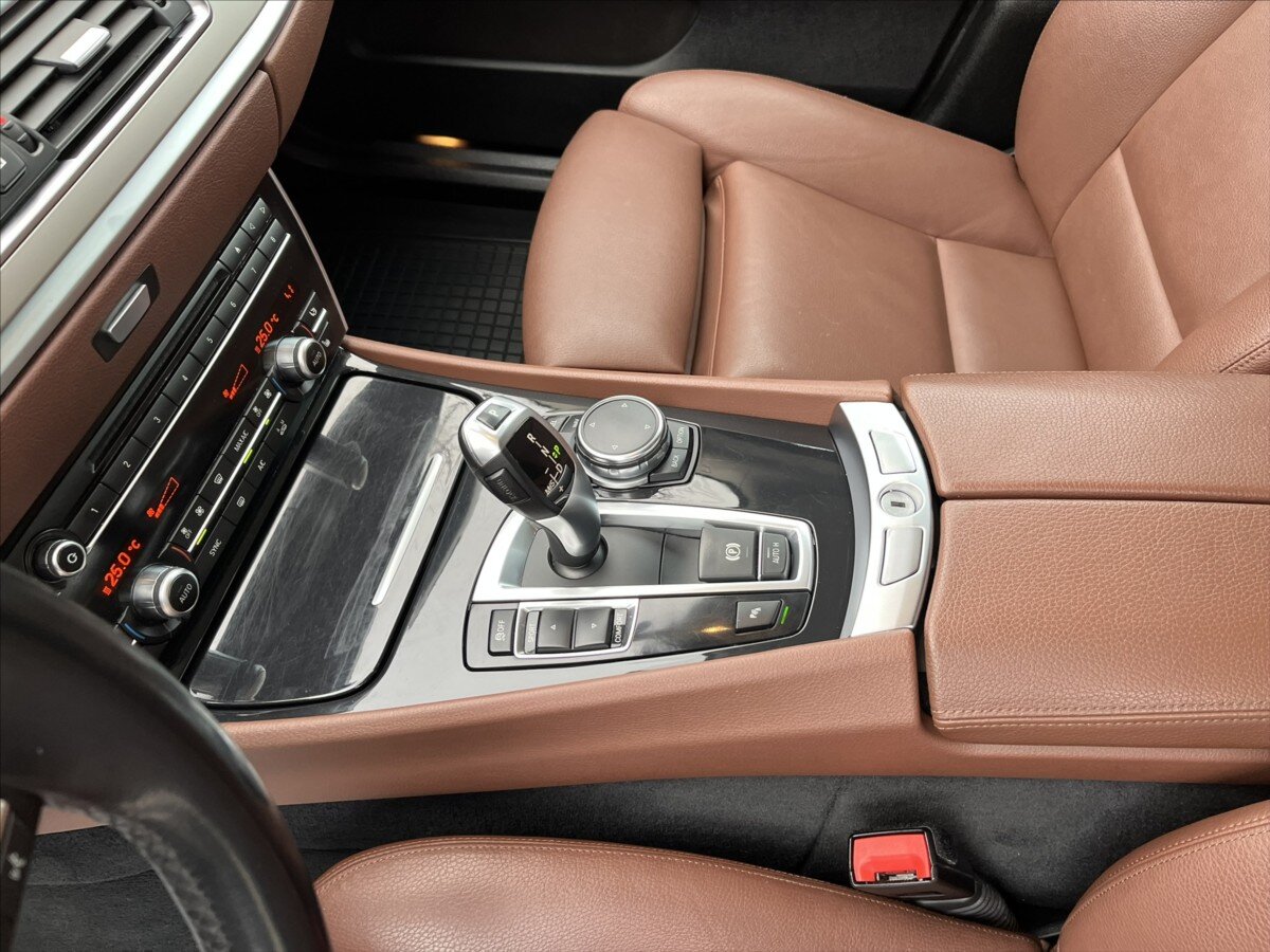 BMW Řada 5 Sedan / Limuzína 3,0 l 190 kw