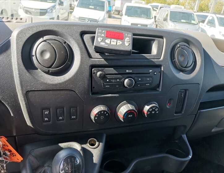 Renault Master 9