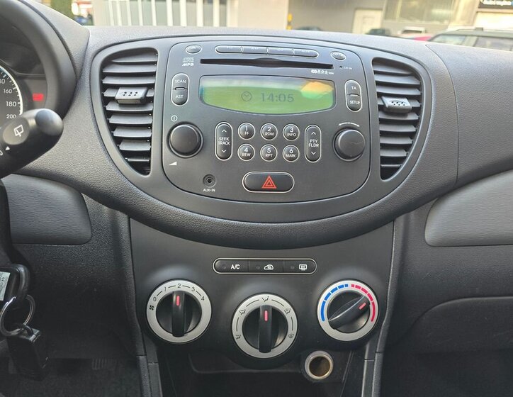 Hyundai i10 15