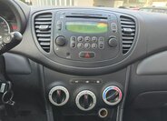 Hyundai i10 15
