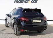 Porsche Cayenne SUV 4,8 l 397 kw