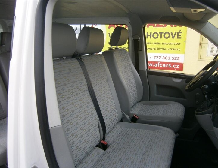 Volkswagen Transporter Kombi 2,0 l 62 kw