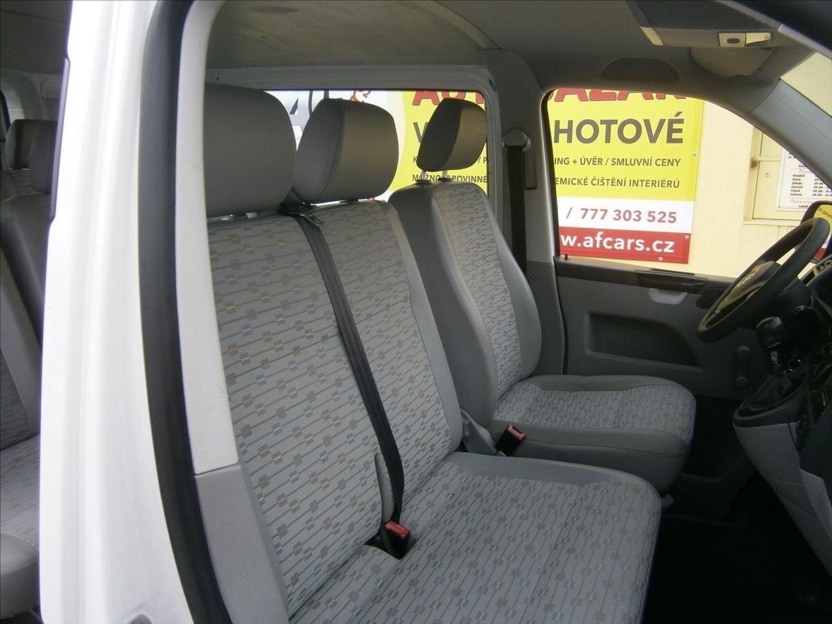 Volkswagen Transporter Kombi 2,0 l 62 kw