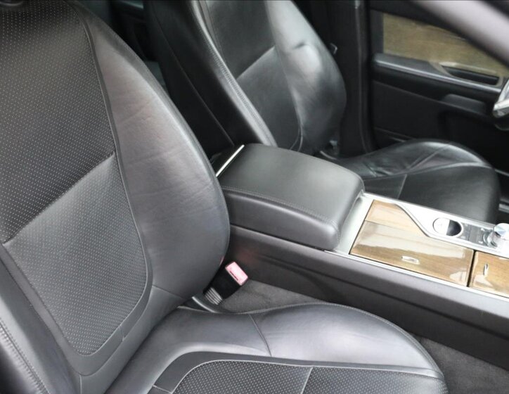 Jaguar XF Kombi 3,0 l 177 kw