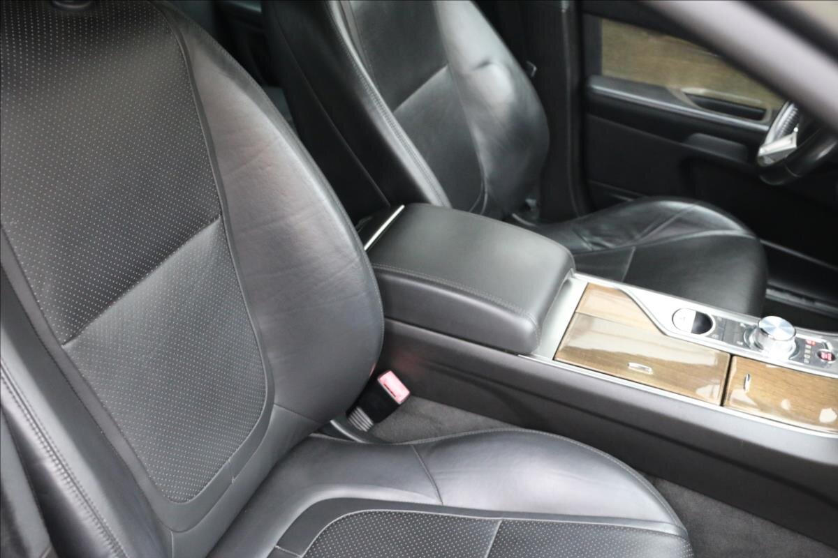 Jaguar XF Kombi 3,0 l 177 kw