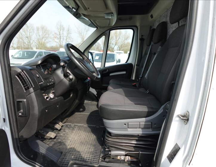 Opel Movano Ostatní 2,2 l 121 kw