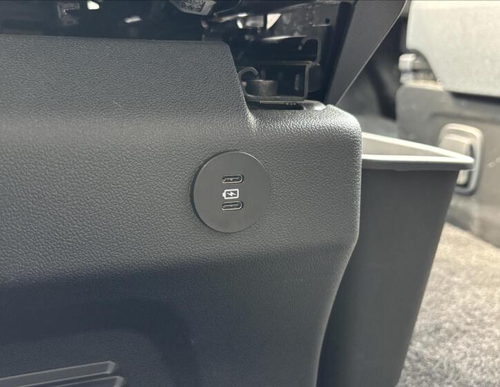 Ford Tourneo Custom 16