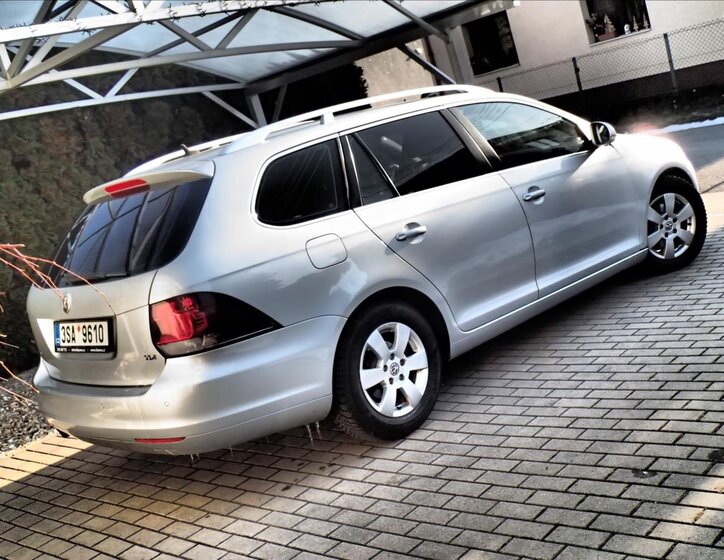 Volkswagen Golf Kombi 1,6 l 77 kw