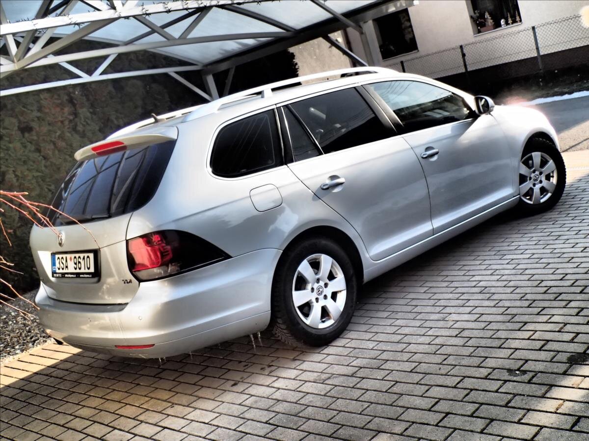 Volkswagen Golf Kombi 1,6 l 77 kw