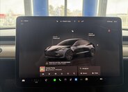 Tesla Model 3 Sedan / Limuzína 0,0 366 kw