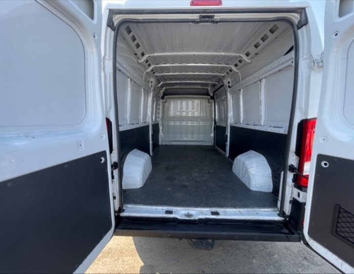 Opel Ostatní Skříň 2,2 l 121 kw