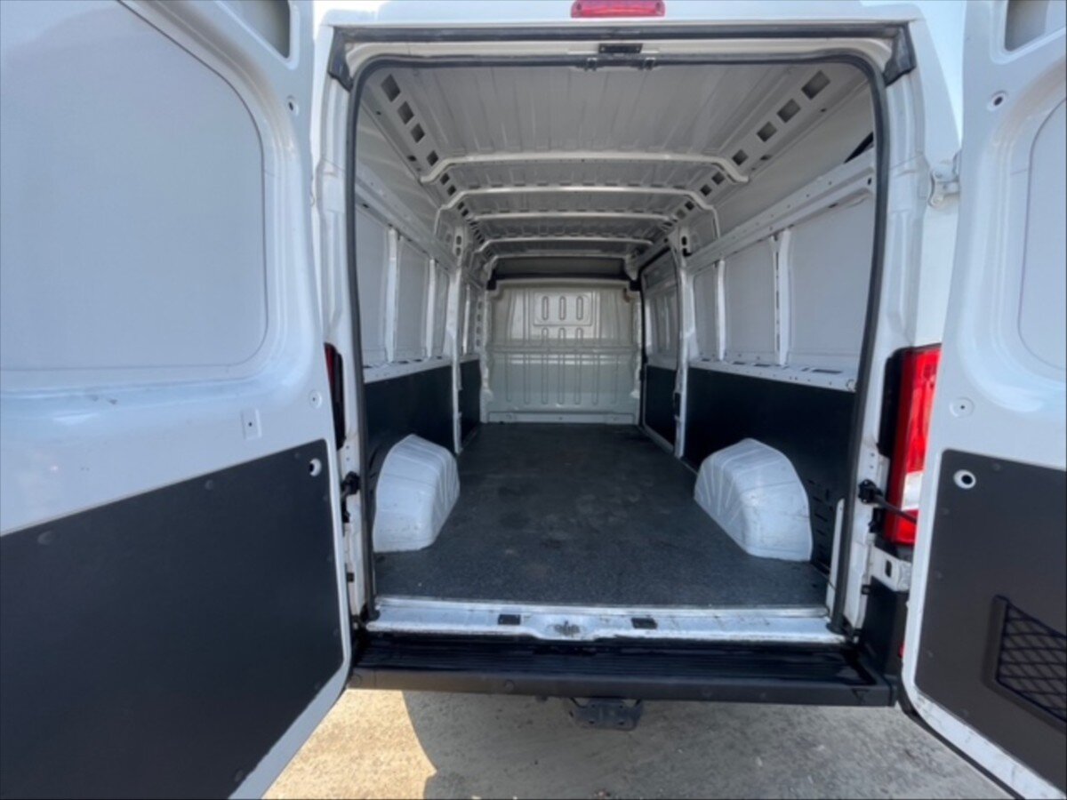 Opel Ostatní Skříň 2,2 l 121 kw