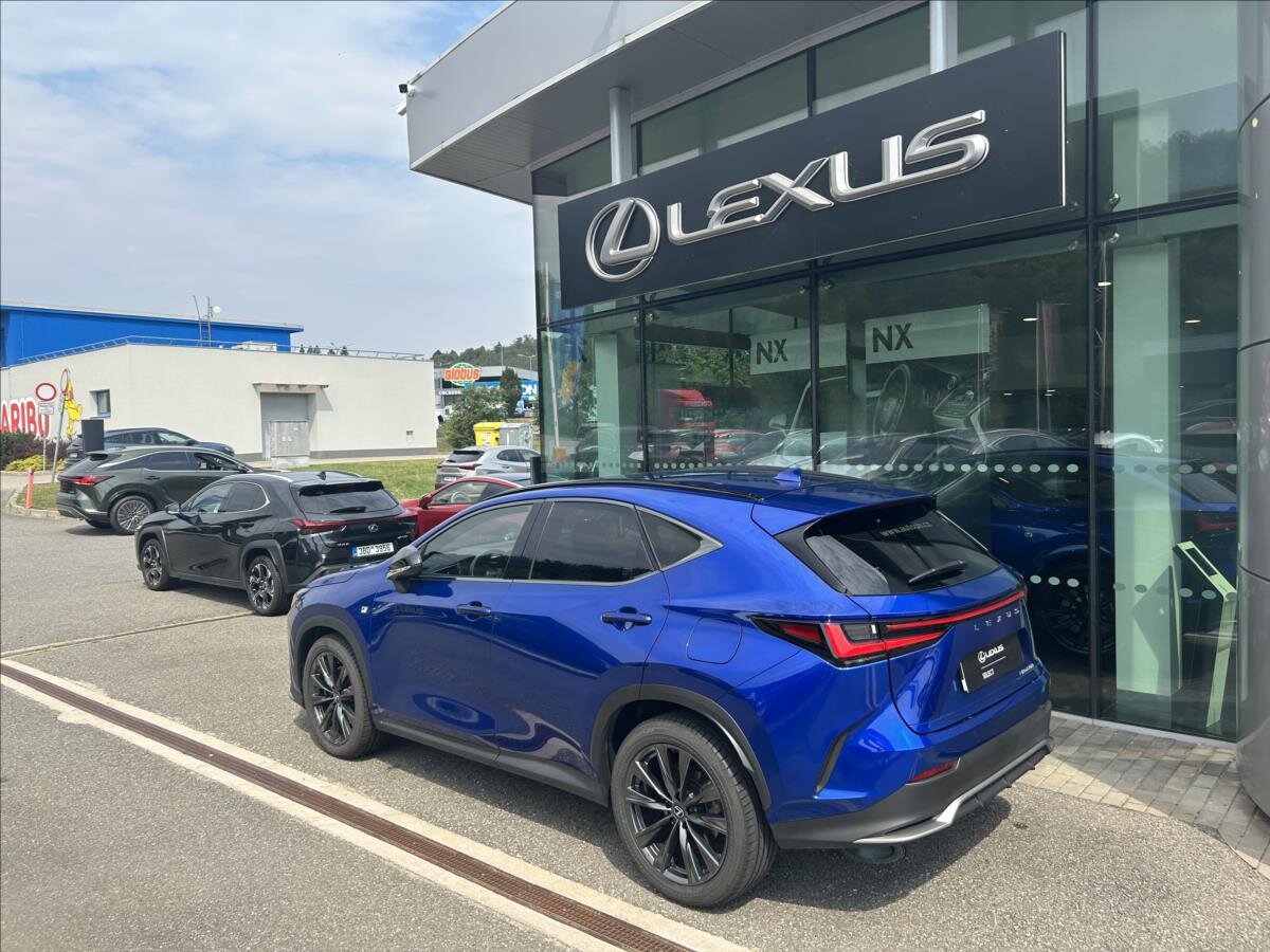 Lexus NX 450h+ SUV / Terénní 2,5 l 227 kw