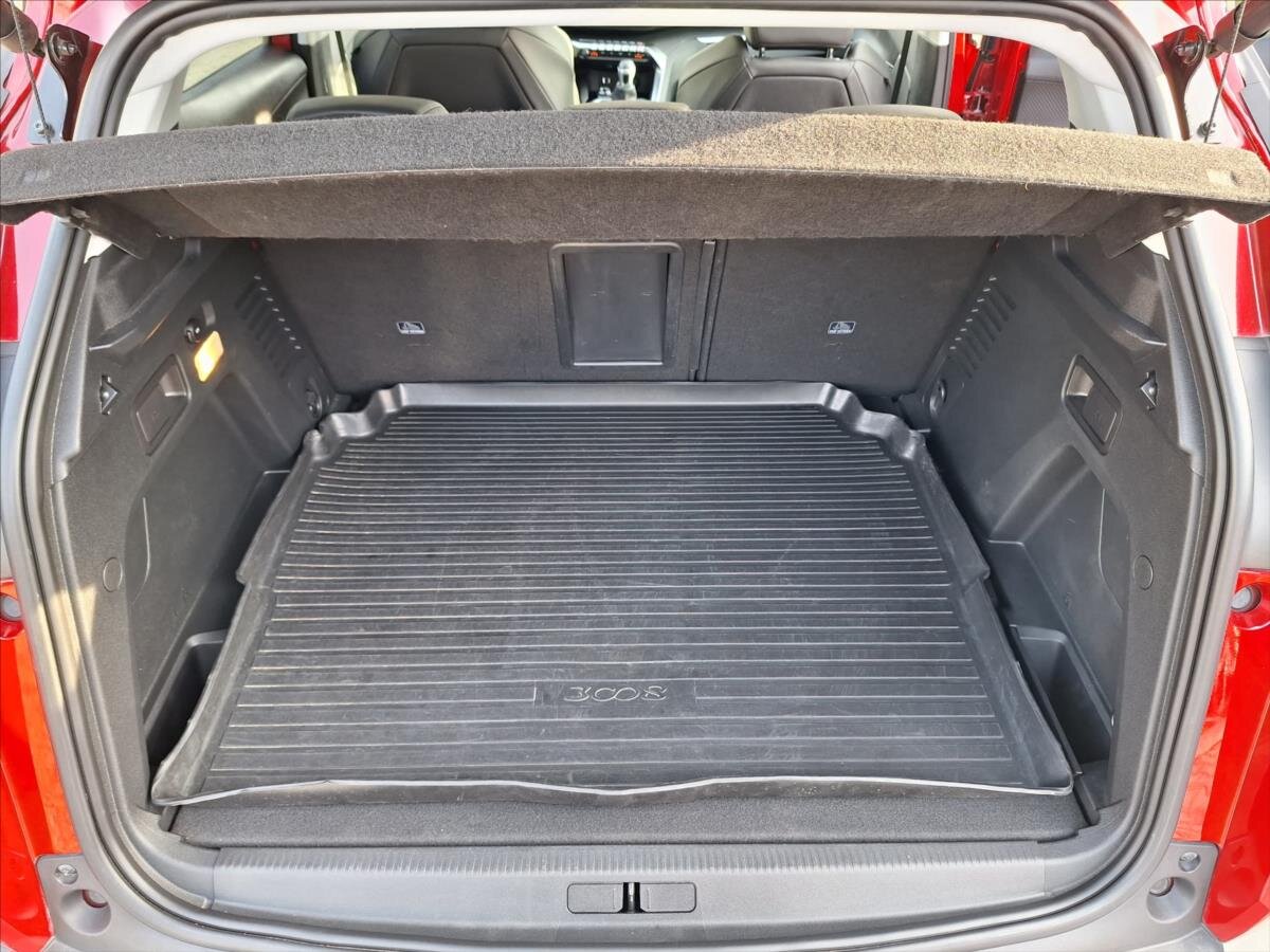 Peugeot 3008 SUV / Terénní 1,5 l 96 kw