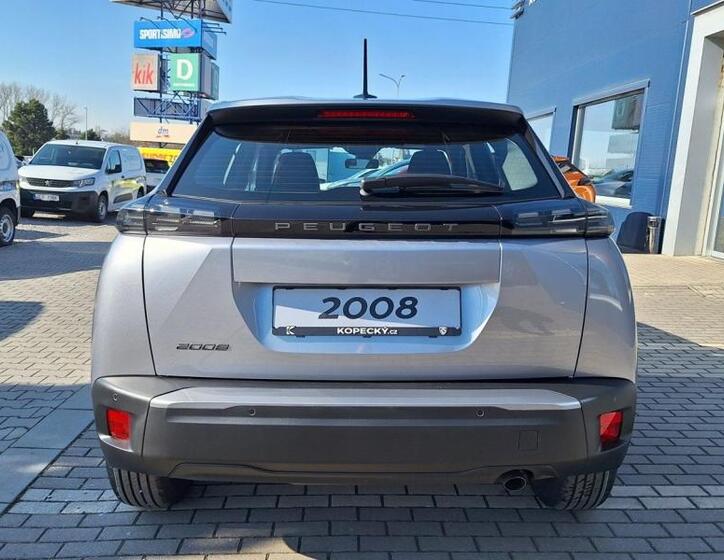 Peugeot 2008 4