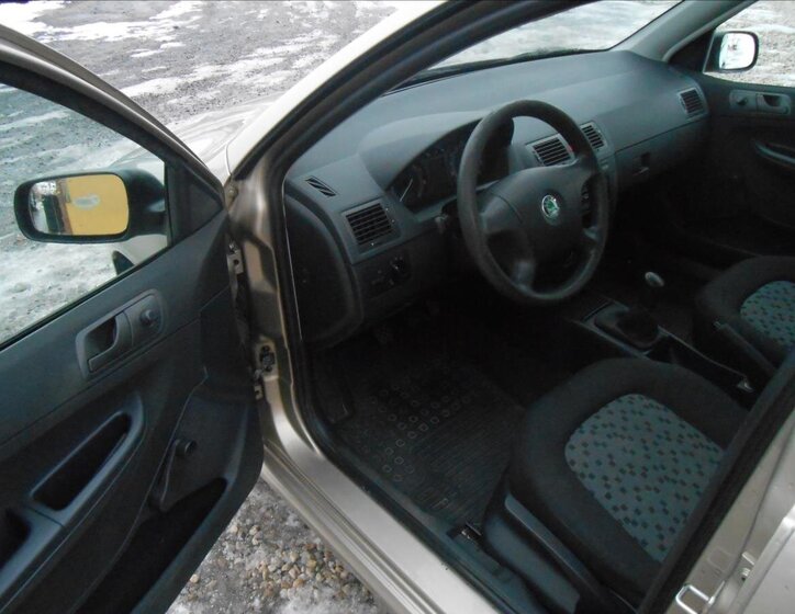 Škoda Fabia Sedan / Limuzína 1,2 l 47 kw