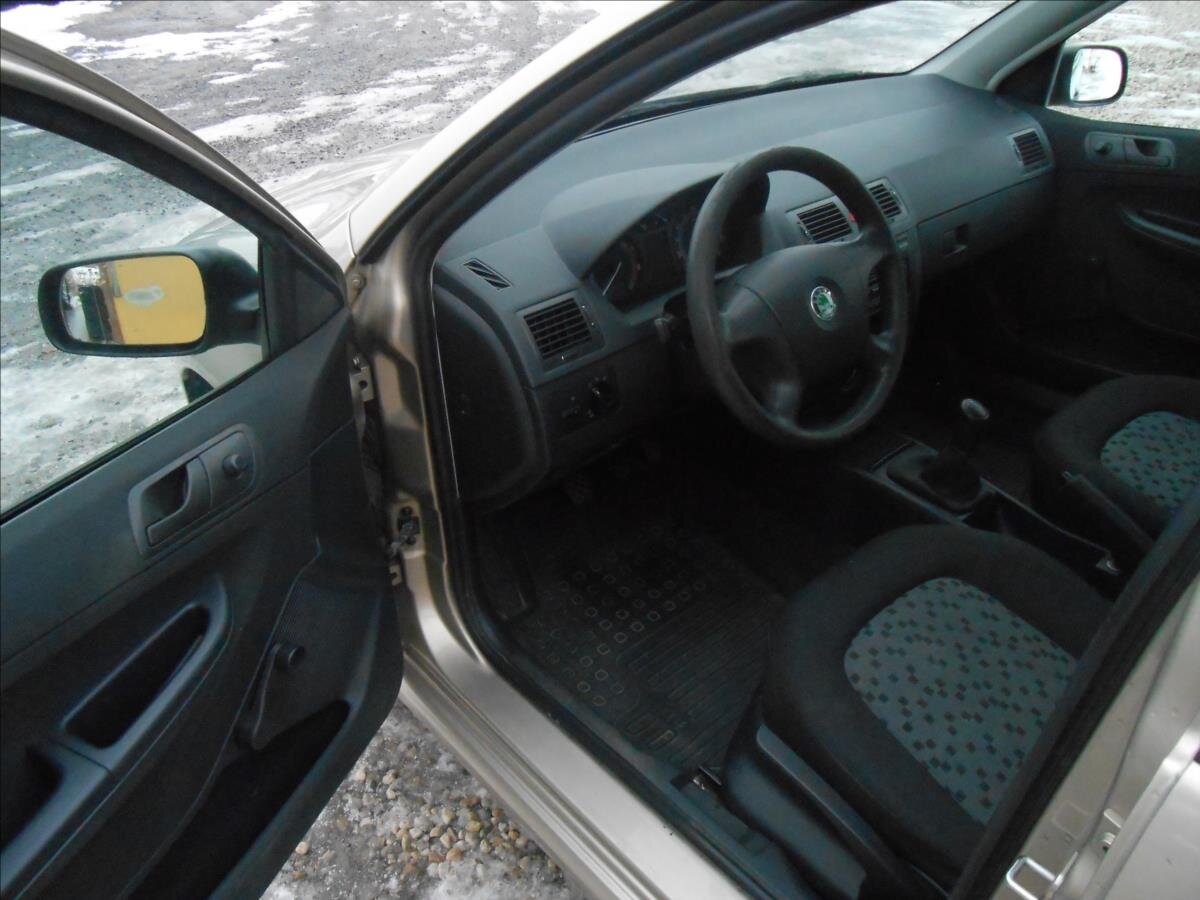 Škoda Fabia Sedan / Limuzína 1,2 l 47 kw