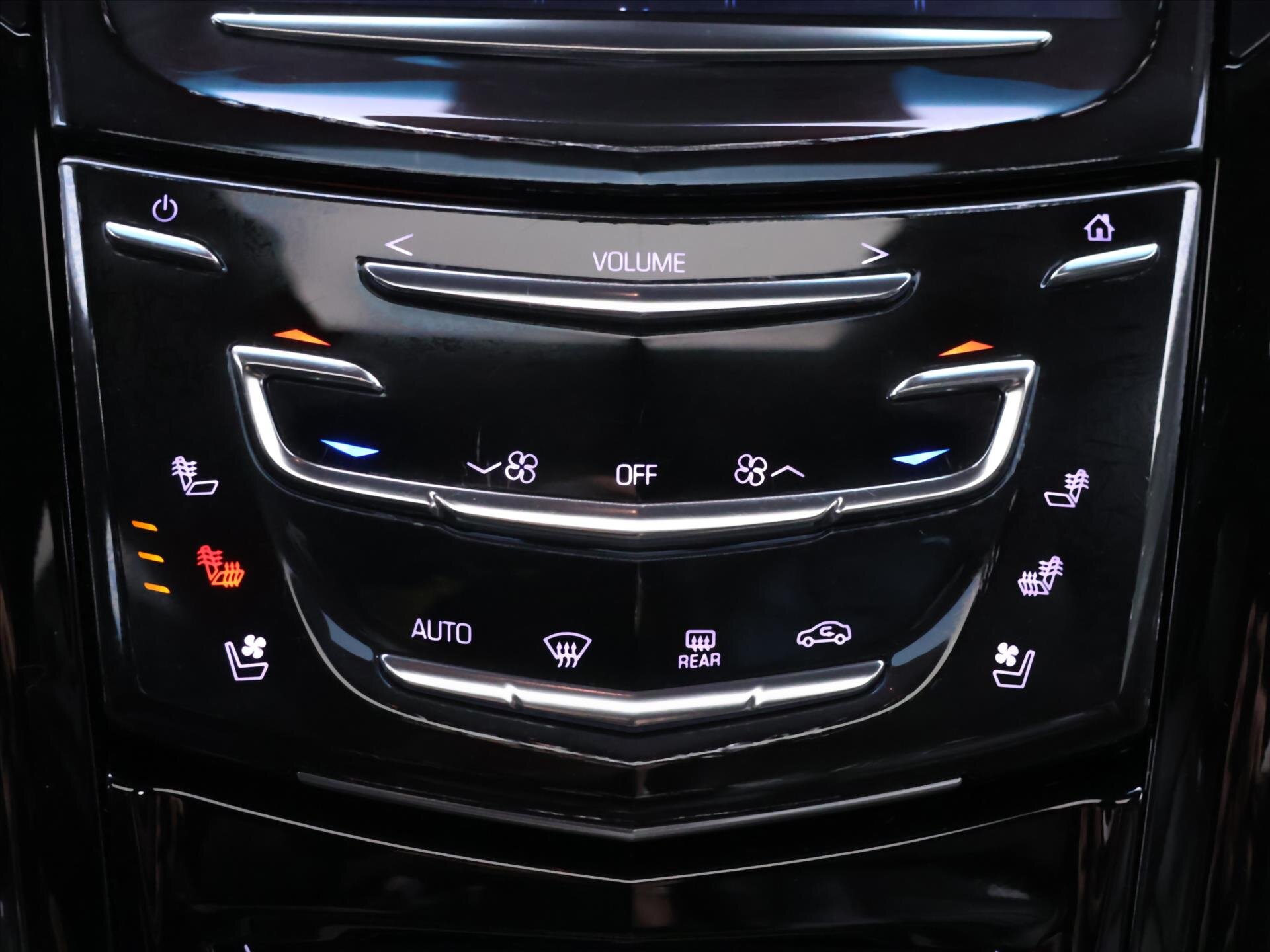 Cadillac Escalade SUV / Terénní 6,2 l 313 kw