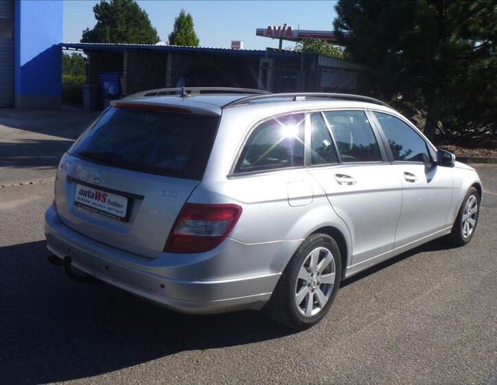 Mercedes-Benz Třídy C Kombi 2,1 l 100 kw