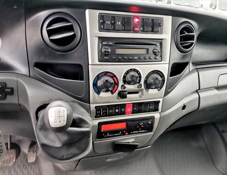 Iveco Ostatní Valník 3,0 l 125 kw