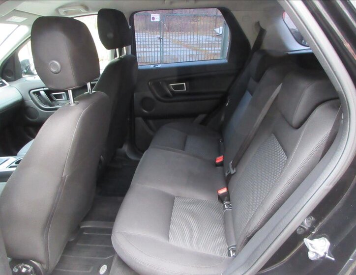 Land Rover Discovery Sport SUV 2,0 l 110 kw