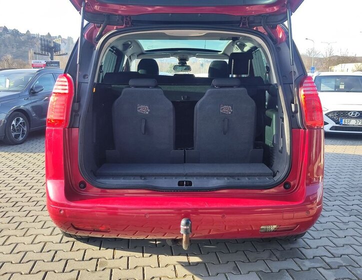 Peugeot 5008 MPV 2,0 l 120 kw