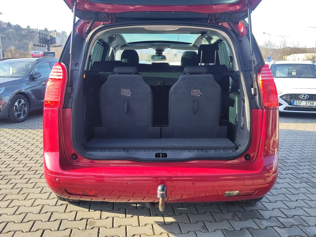 Peugeot 5008 MPV 2,0 l 120 kw
