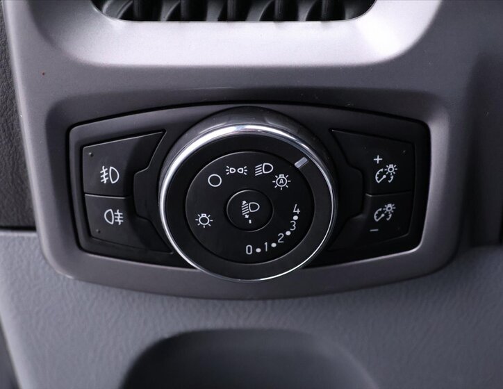 Ford Transit Custom Kombi 2,0 l 96 kw