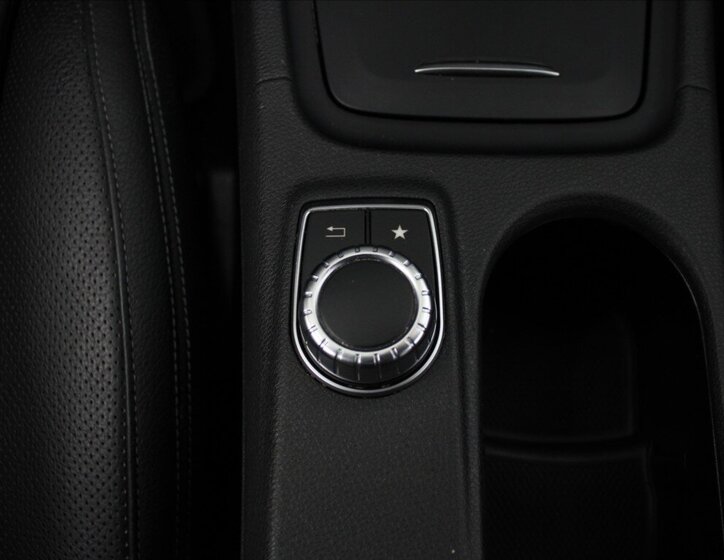 Mercedes-Benz GLA SUV / Terénní 2,0 l 155 kw