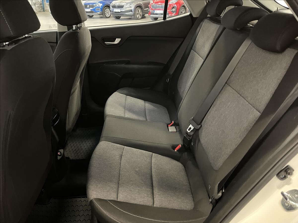 KIA Stonic SUV / Terénní 1,2 l 61 kw