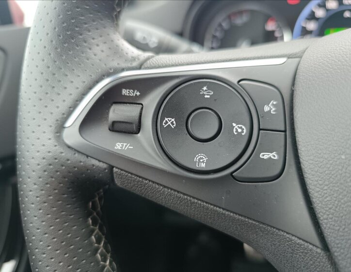 Opel Astra Hatchback 1,2 l 96 kw