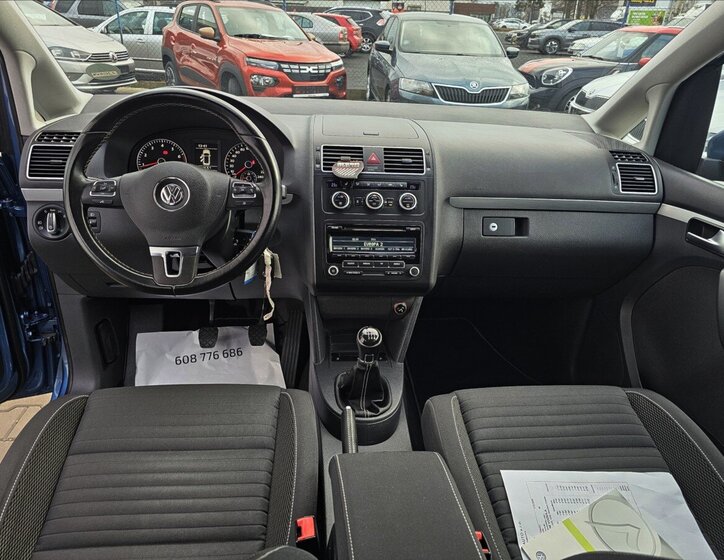 Volkswagen Touran 25
