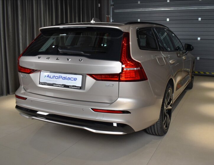 Volvo V60 Kombi 2,0 l 145 kw