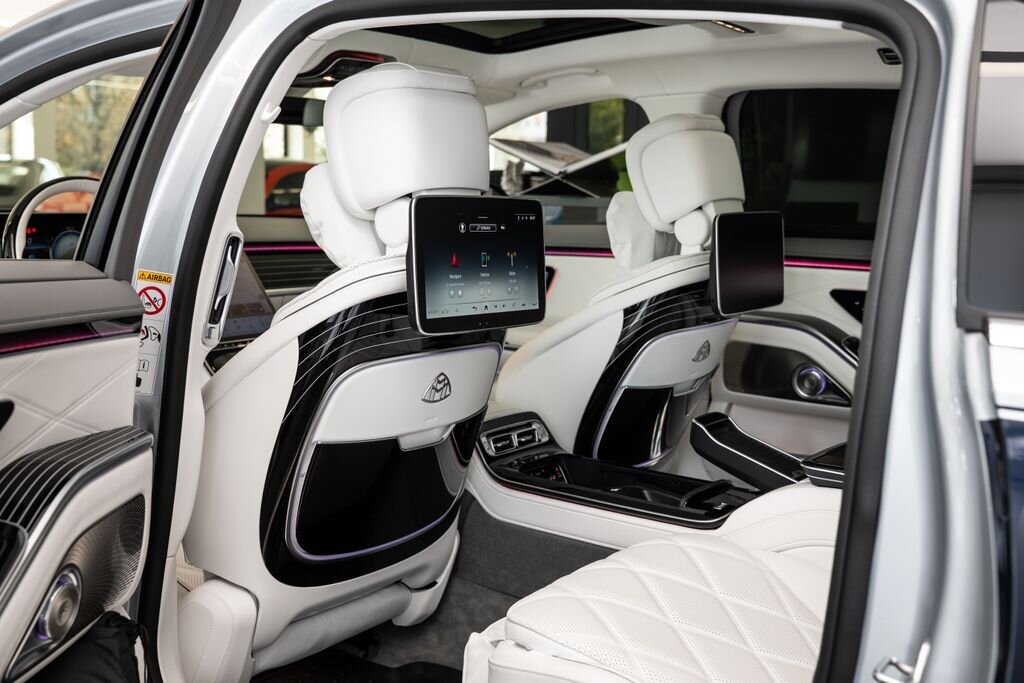 Mercedes-Benz Ostatní Sedan / Limuzína 6,0 l 450 kw