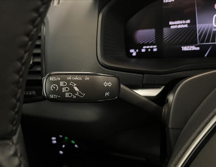 Škoda Karoq SUV 1,5 l 110 kw