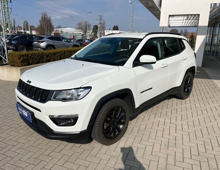 Jeep Compass SUV / Terénní 1,3 l 96 kw