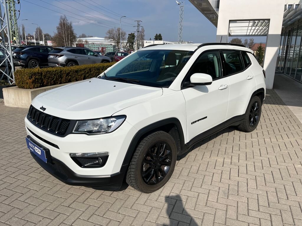Jeep Compass SUV / Terénní 1,3 l 96 kw