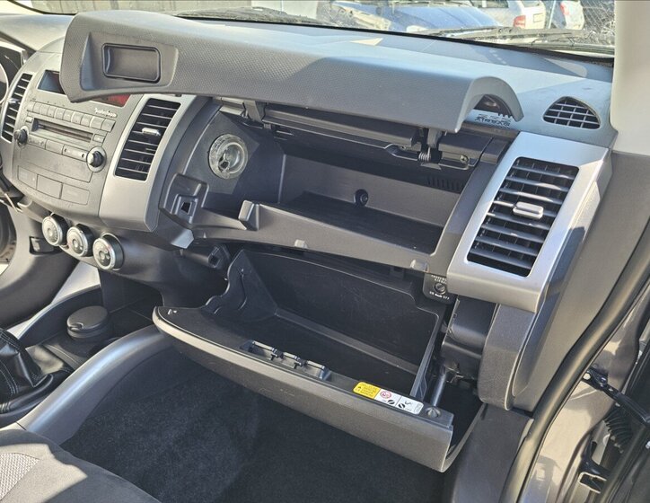 Mitsubishi Outlander SUV / Terénní 2,2 l 115 kw