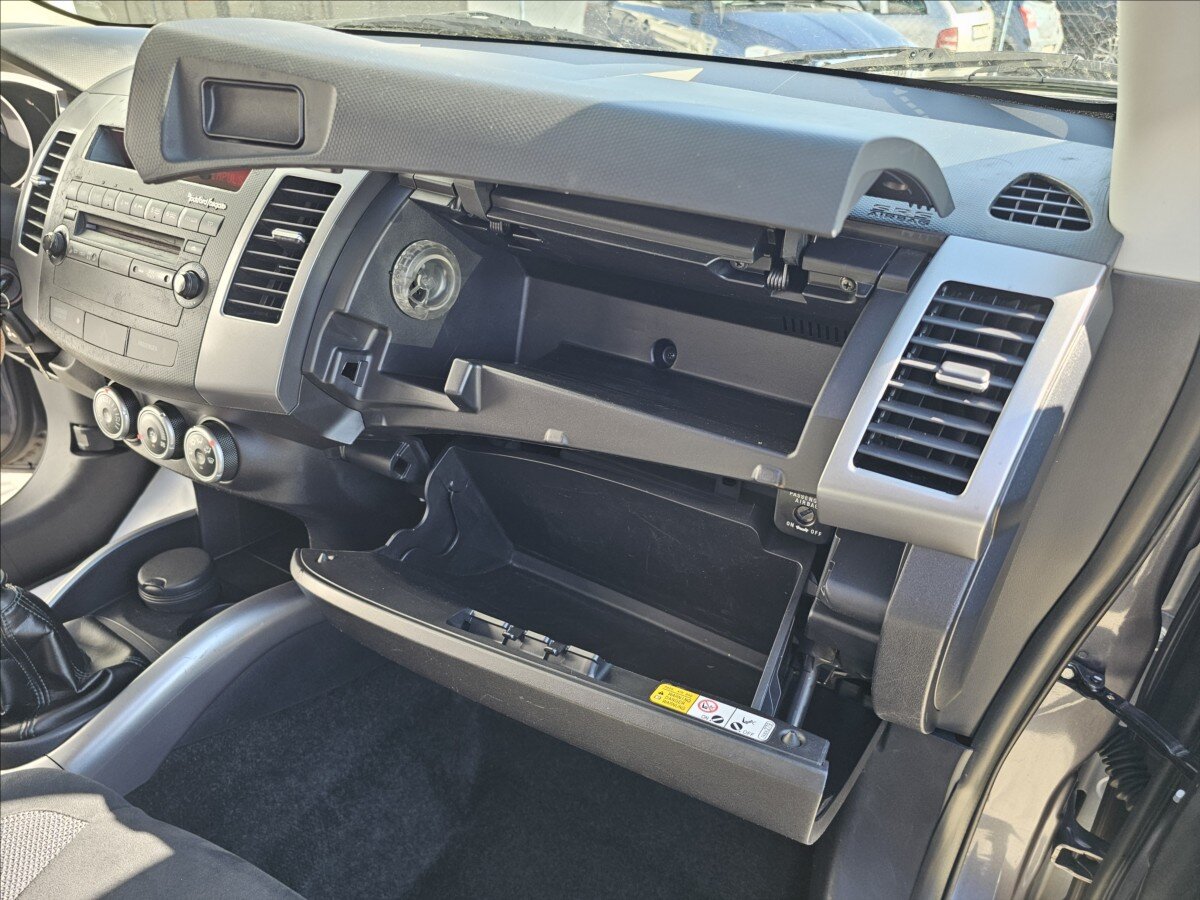 Mitsubishi Outlander SUV / Terénní 2,2 l 115 kw
