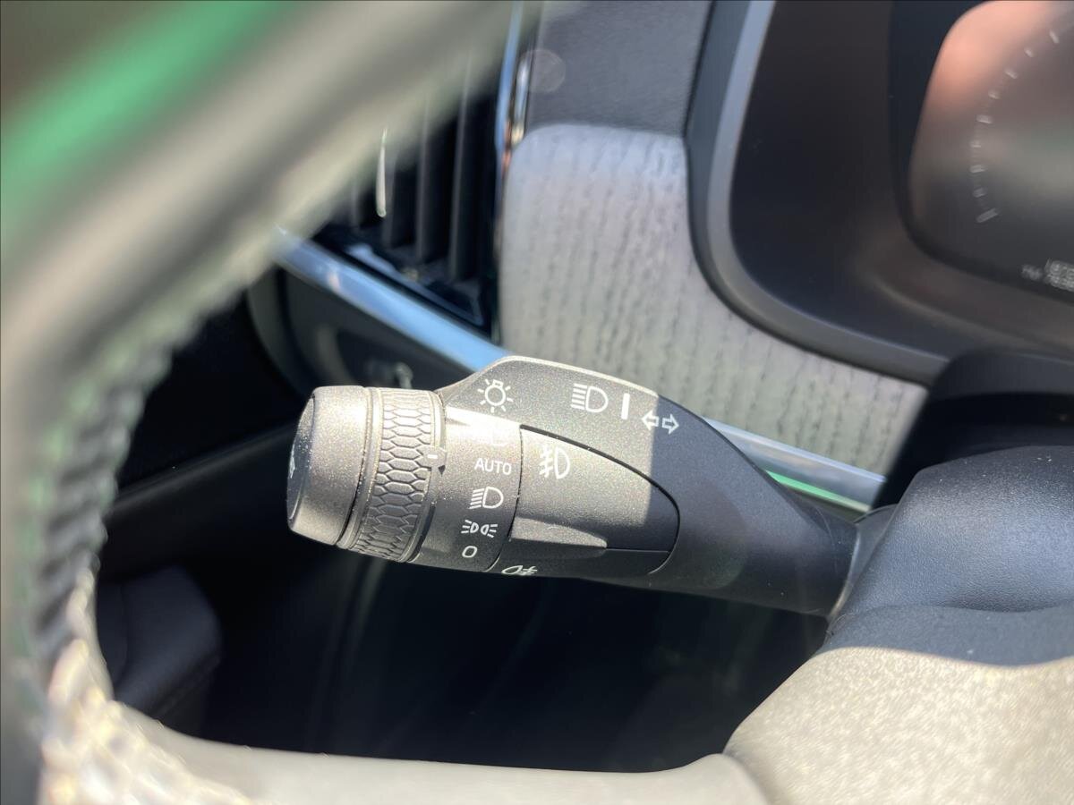 Volvo V90 Kombi 2,0 l 145 kw