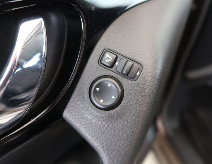 Nissan Qashqai SUV / Terénní 1,5 l 81 kw