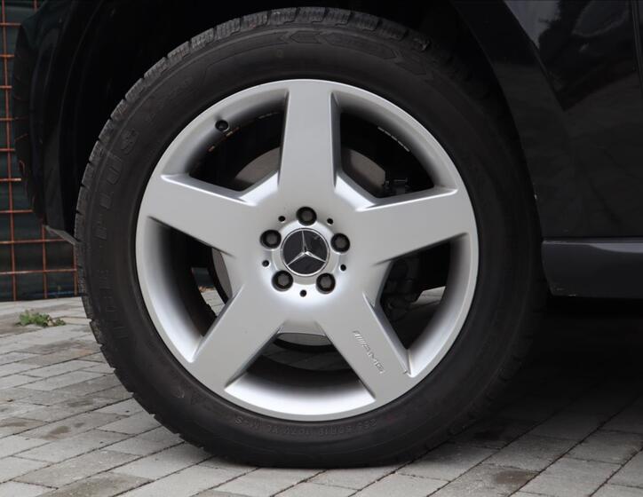 Mercedes-Benz Třídy M 30