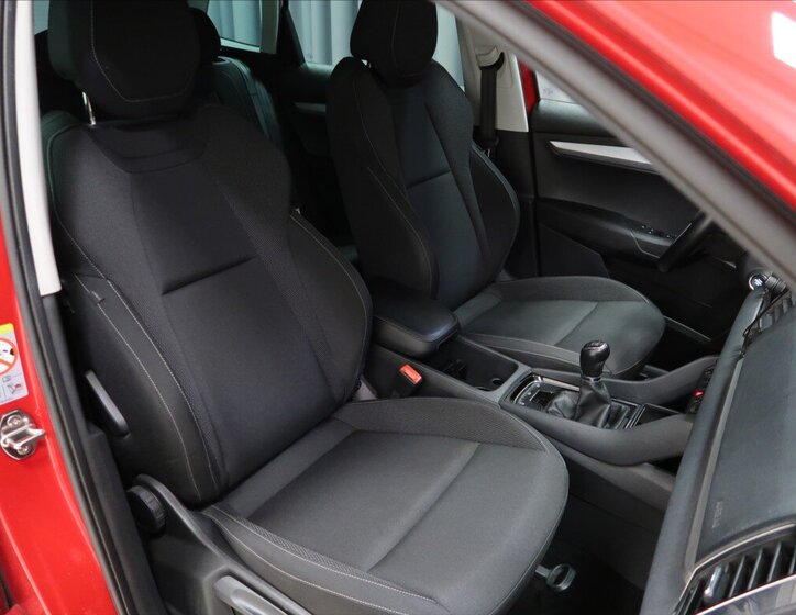 Škoda Karoq SUV 1,5 l 110 kw
