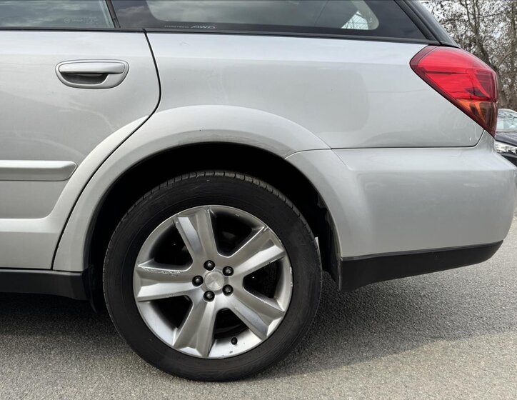 Subaru Legacy Kombi 3,0 l 180 kw